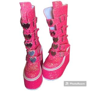 Demonia Swing 230G size 6 hot pink platform boots